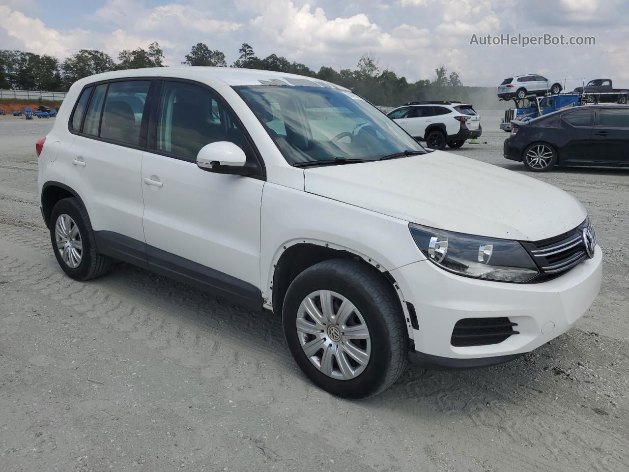 2013 Volkswagen Tiguan S White vin: WVGCV3AX8DW622498