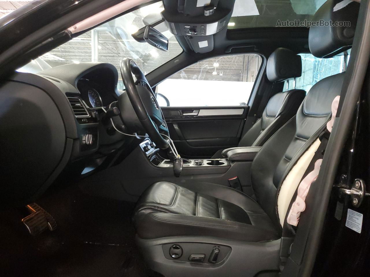 2014 Volkswagen Touareg V6 Черный vin: WVGDF9BP0ED013096