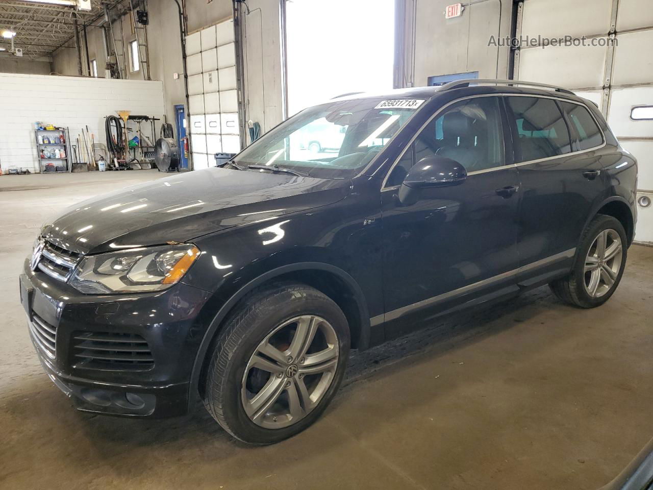 2014 Volkswagen Touareg V6 Черный vin: WVGDF9BP0ED013096