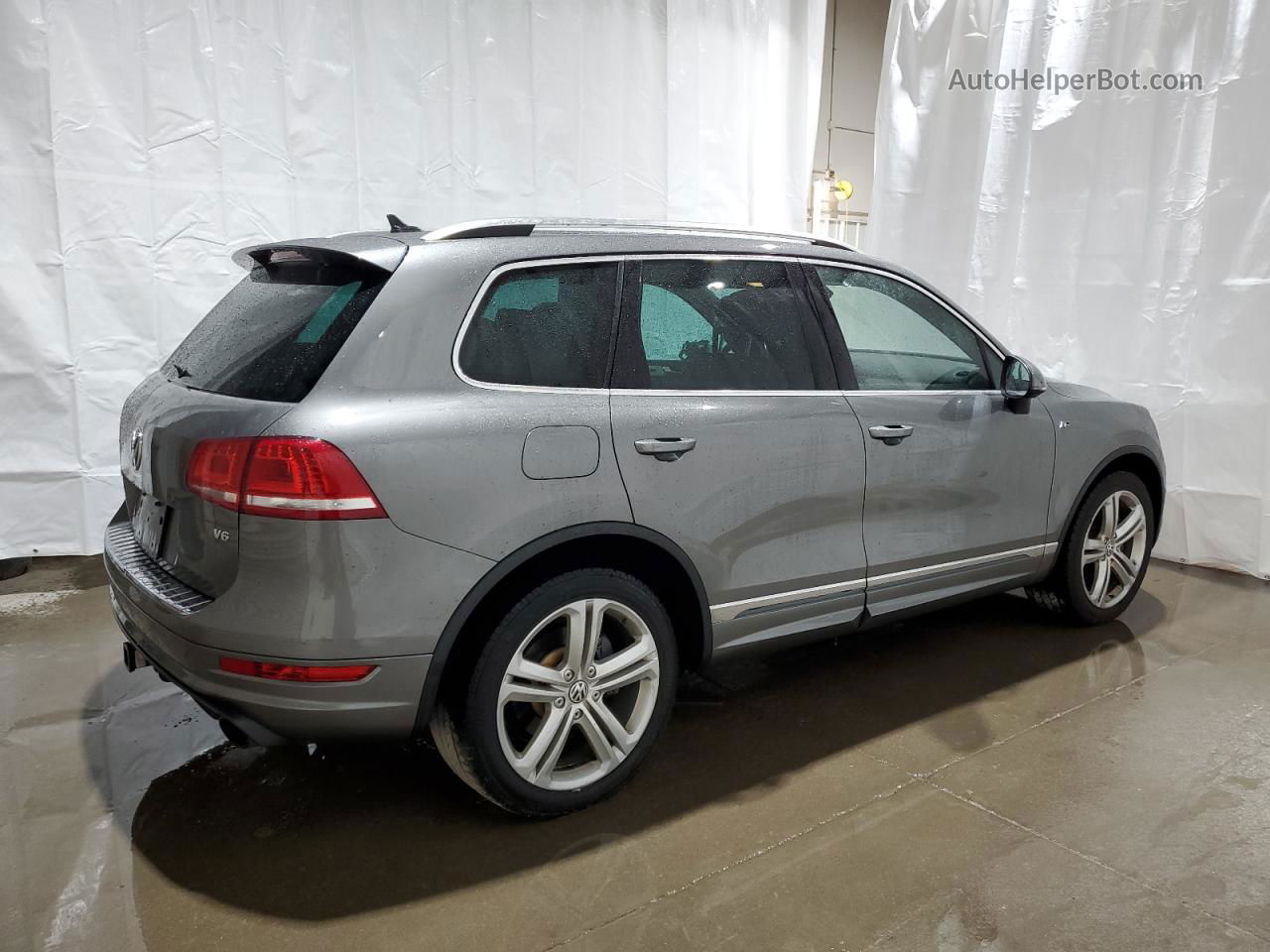 2014 Volkswagen Touareg V6 Серый vin: WVGDF9BP5ED015040