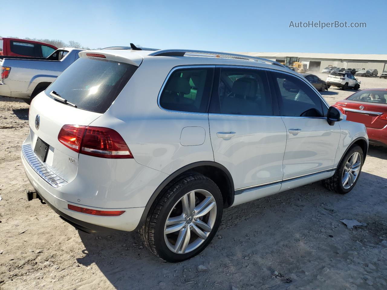 2014 Volkswagen Touareg V6 White vin: WVGEF9BP0ED006959