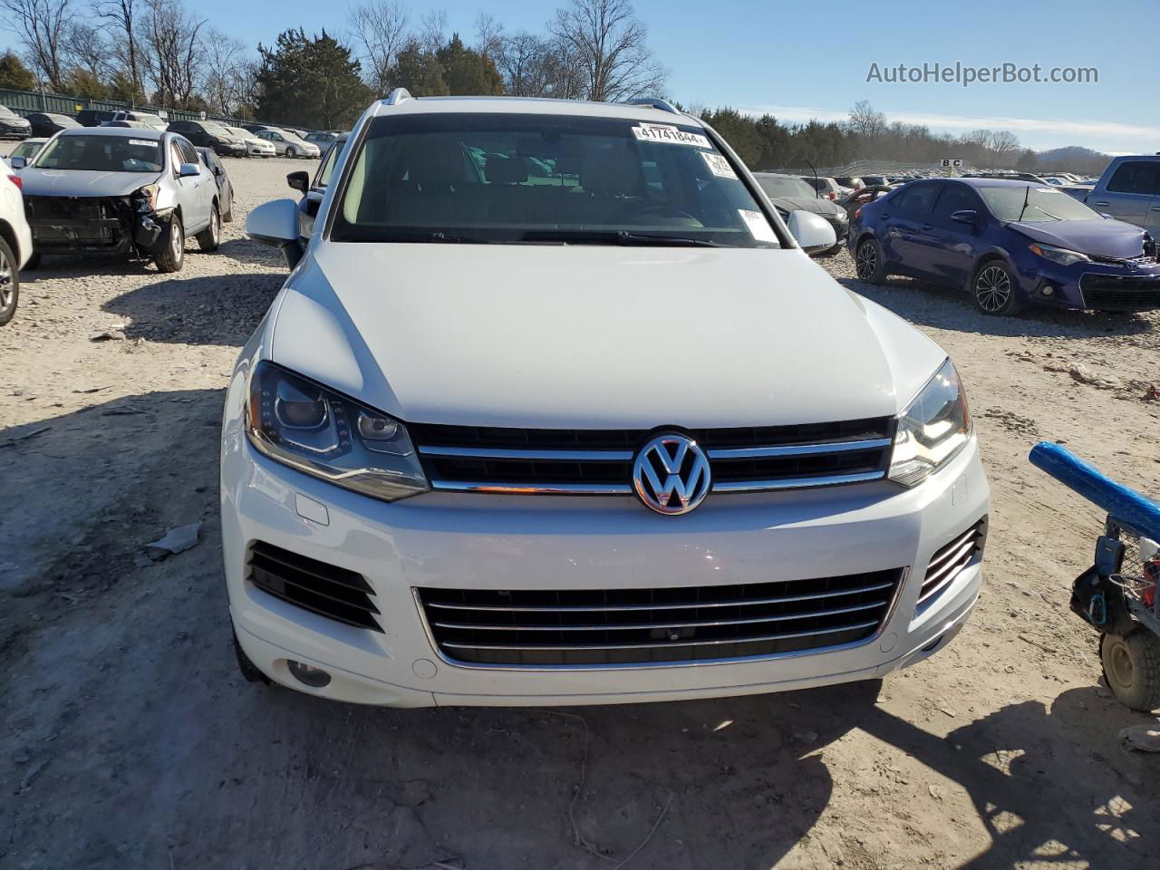 2014 Volkswagen Touareg V6 White vin: WVGEF9BP0ED006959