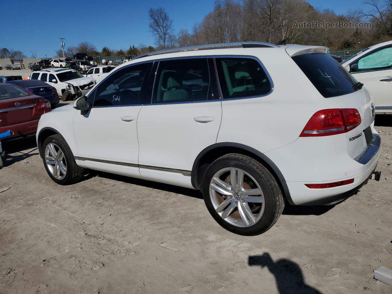 2014 Volkswagen Touareg V6 Белый vin: WVGEF9BP0ED006959