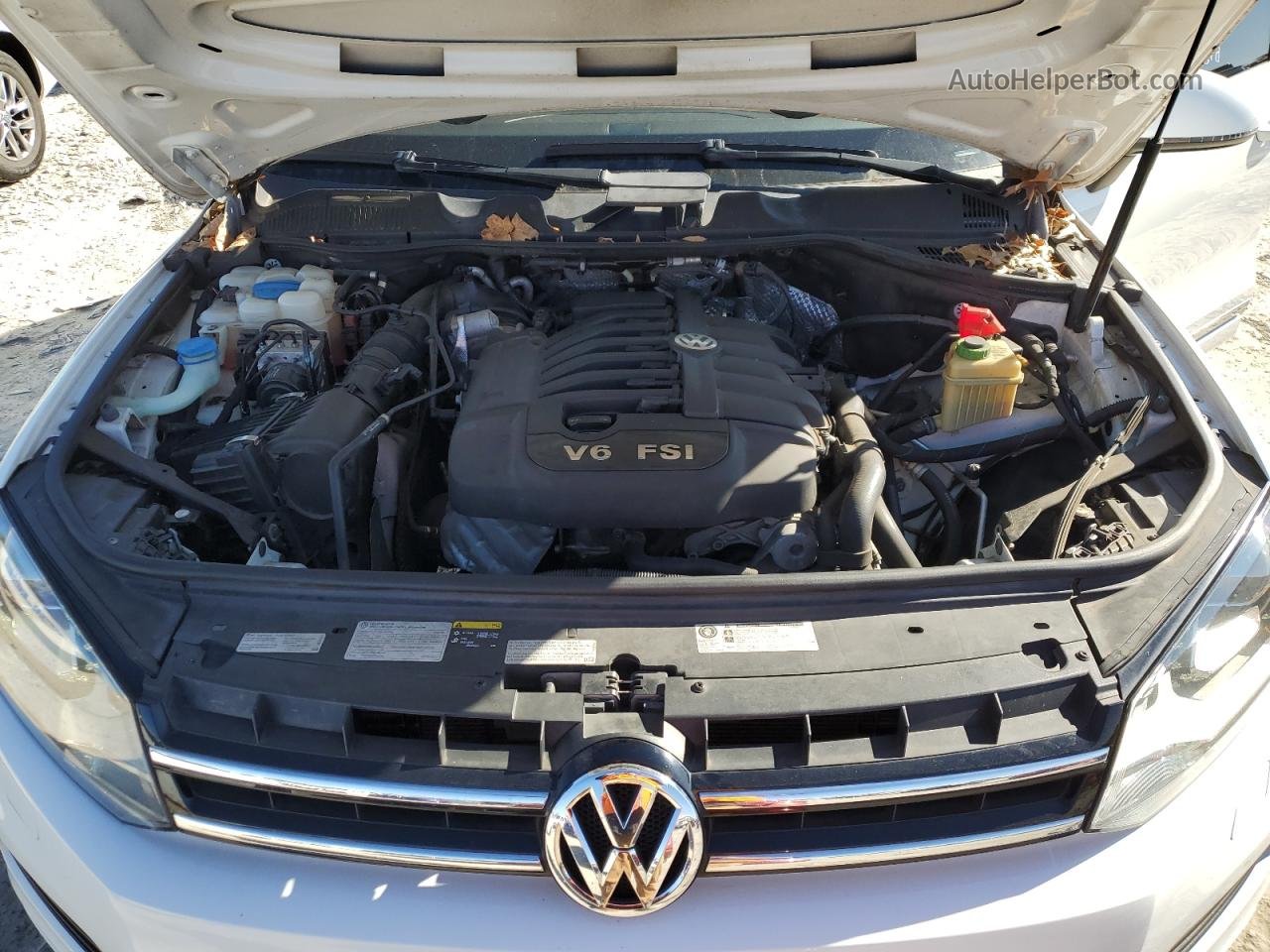 2014 Volkswagen Touareg V6 Белый vin: WVGEF9BP0ED006959