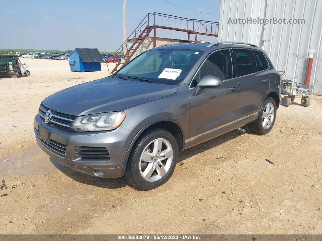 2014 Volkswagen Touareg Lux Серый vin: WVGEF9BP0ED009277