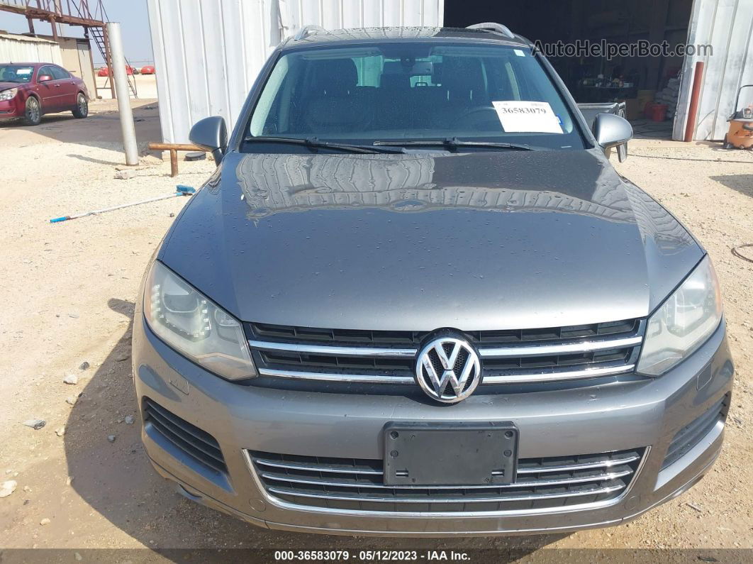 2014 Volkswagen Touareg Lux Серый vin: WVGEF9BP0ED009277