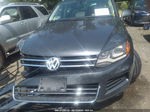 2013 Volkswagen Touareg Exec Silver vin: WVGEF9BP1DD002627