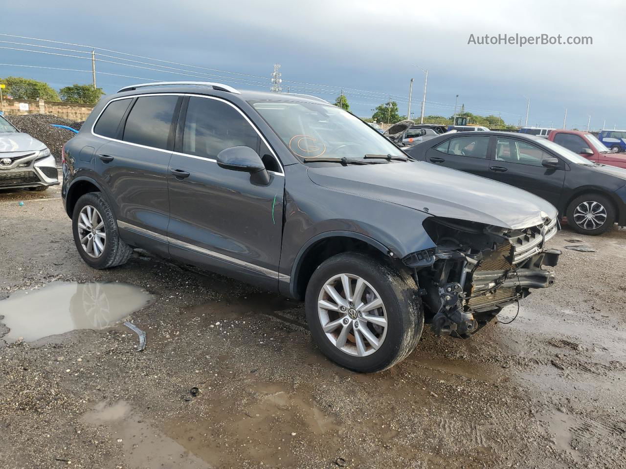 2014 Volkswagen Touareg V6 Gray vin: WVGEF9BP1ED007036