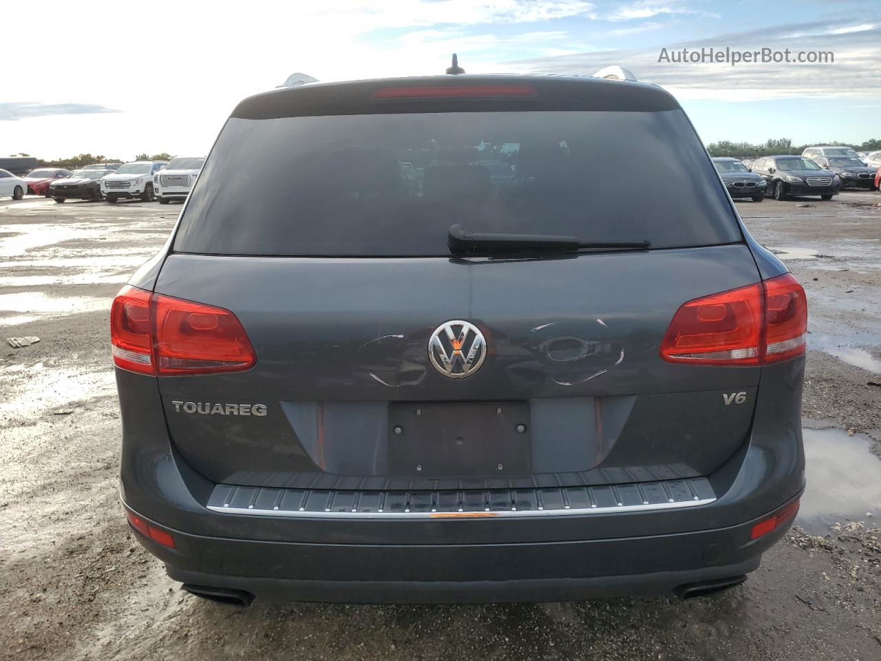 2014 Volkswagen Touareg V6 Gray vin: WVGEF9BP1ED007036