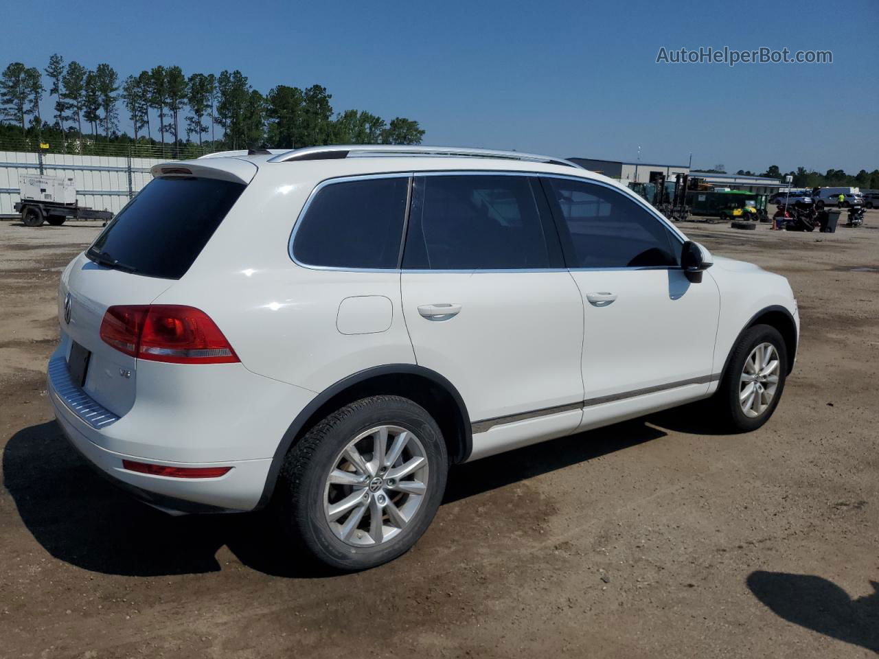 2014 Volkswagen Touareg V6 White vin: WVGEF9BP1ED008431