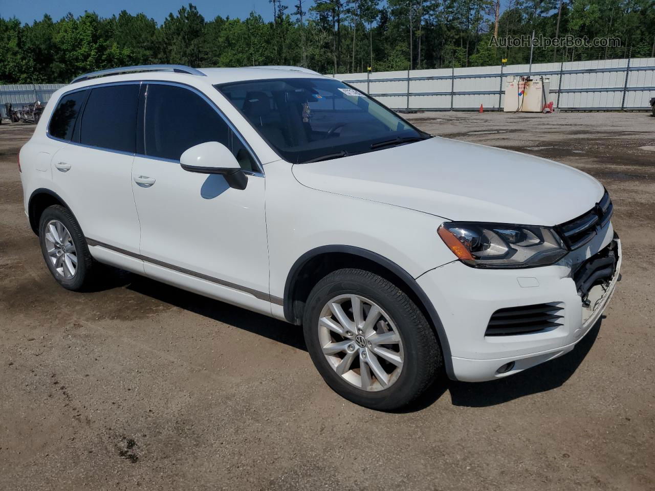 2014 Volkswagen Touareg V6 White vin: WVGEF9BP1ED008431