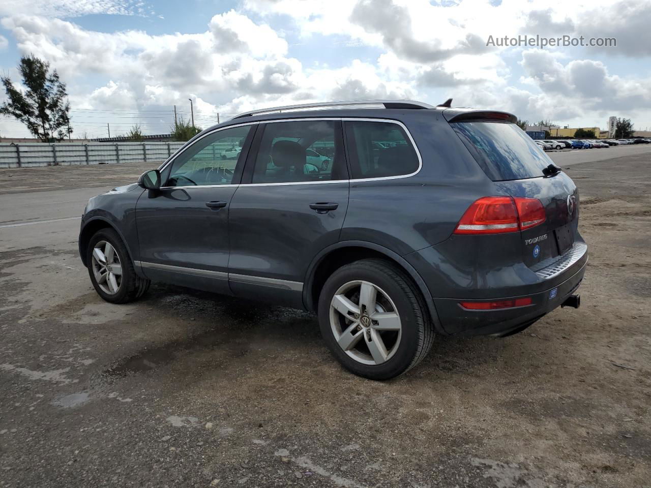 2013 Volkswagen Touareg V6 Gray vin: WVGEF9BP2DD004354