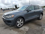 2013 Volkswagen Touareg V6 Серый vin: WVGEF9BP2DD004354