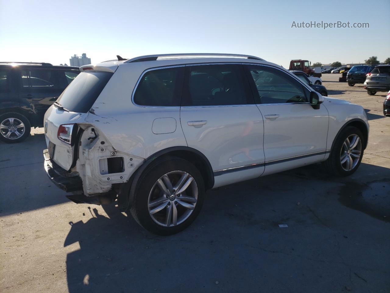 2013 Volkswagen Touareg V6 White vin: WVGEF9BP3DD007425