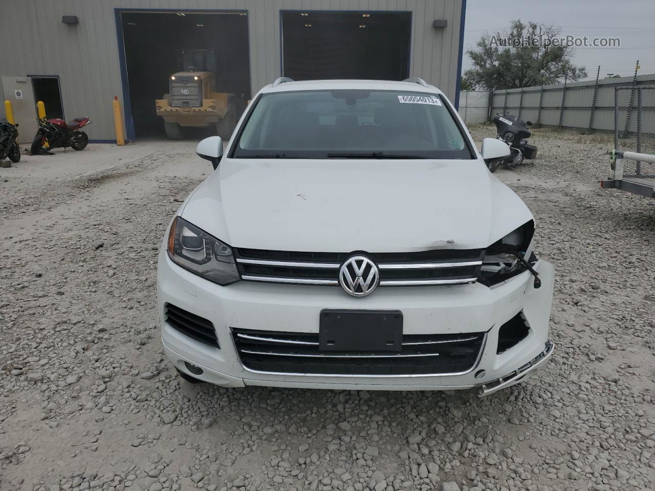 2014 Volkswagen Touareg V6 White vin: WVGEF9BP3ED008320