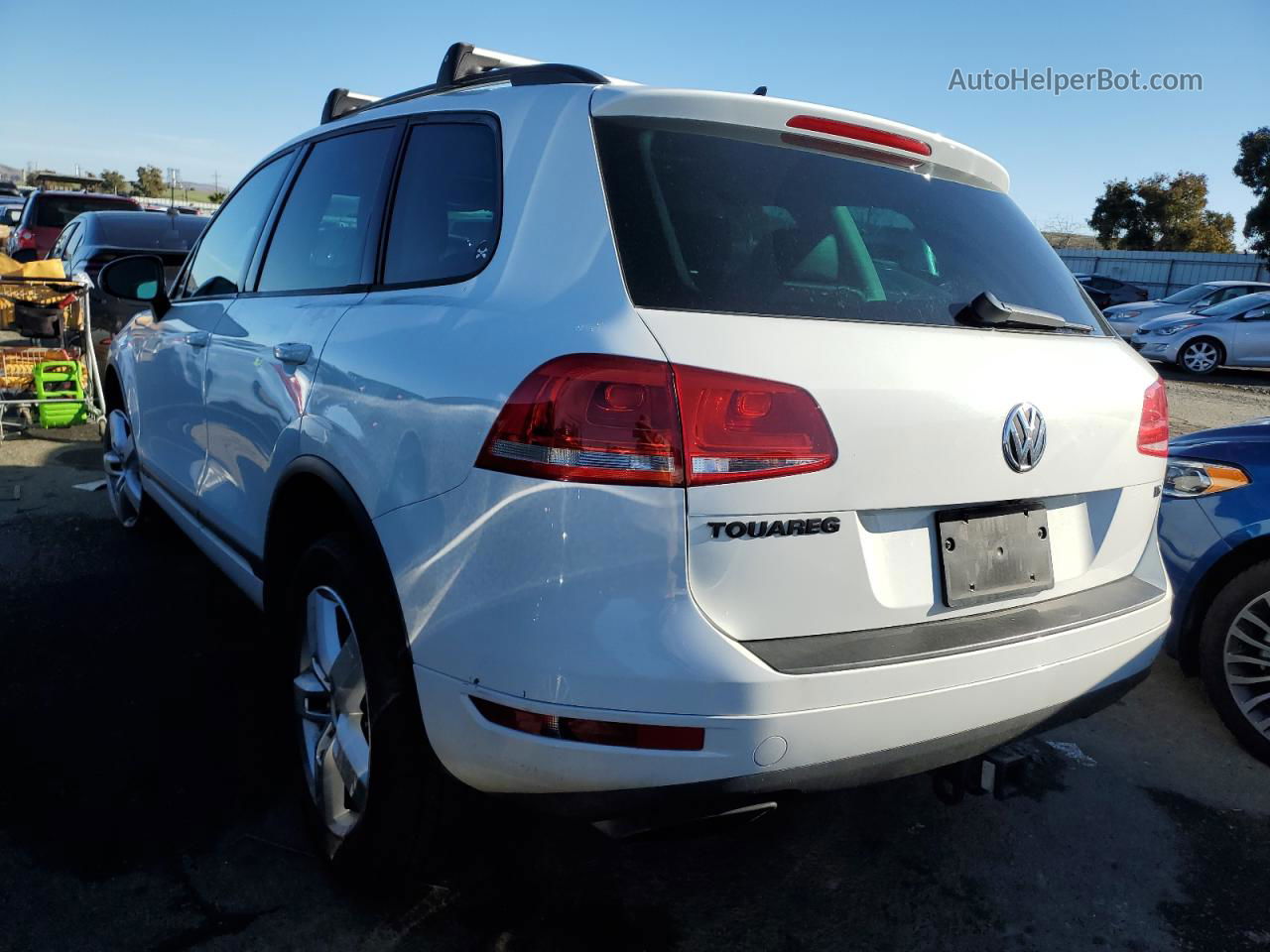 2014 Volkswagen Touareg V6 White vin: WVGEF9BP3ED009421