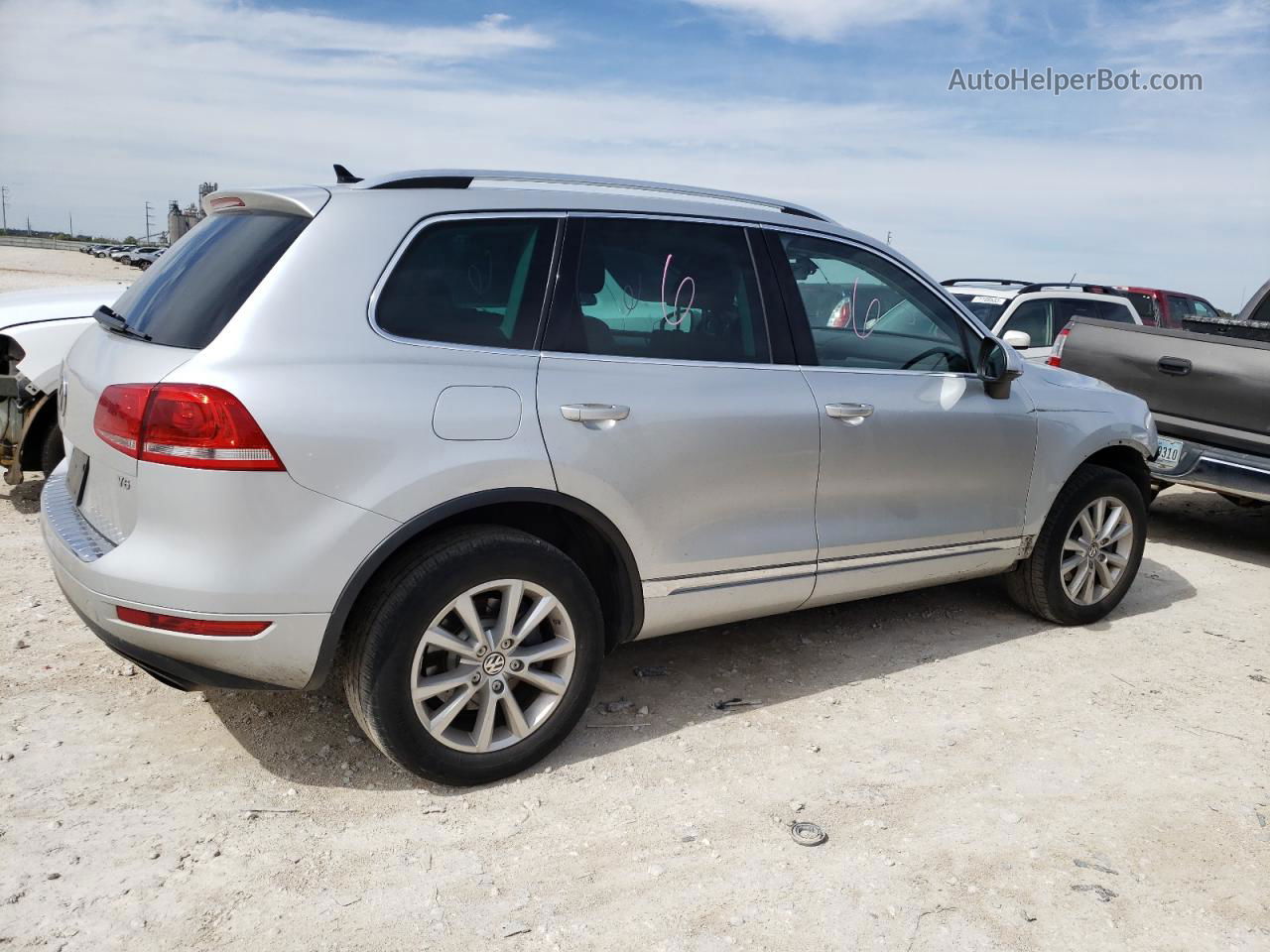 2014 Volkswagen Touareg V6 Silver vin: WVGEF9BP3ED009984