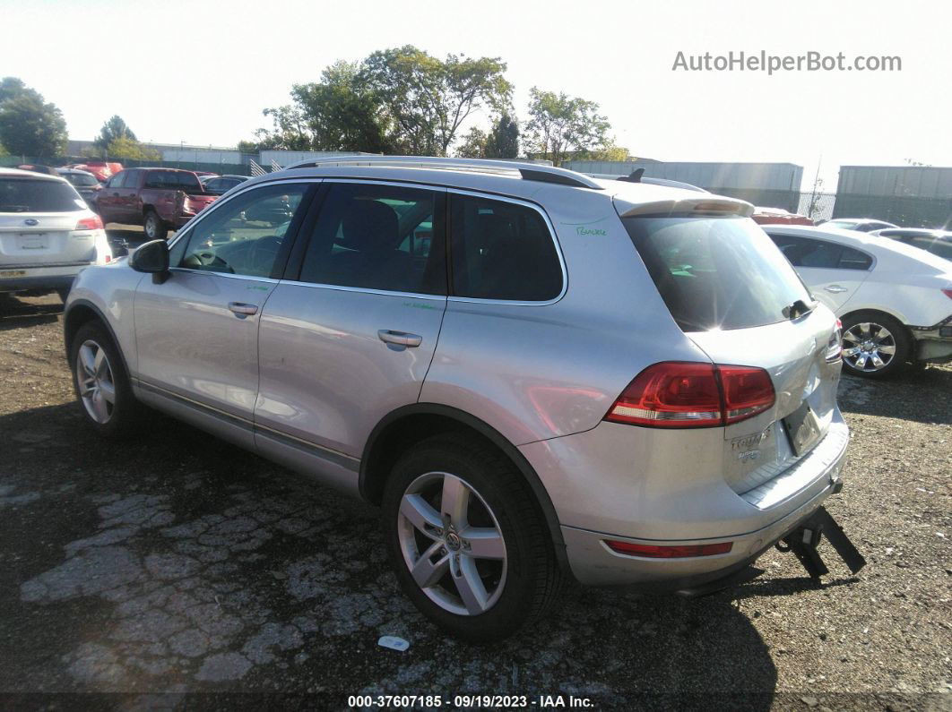 2013 Volkswagen Touareg Lux Серебряный vin: WVGEF9BP4DD002539