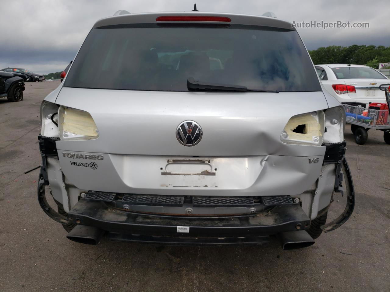 2013 Volkswagen Touareg V6 Silver vin: WVGEF9BP4DD002962