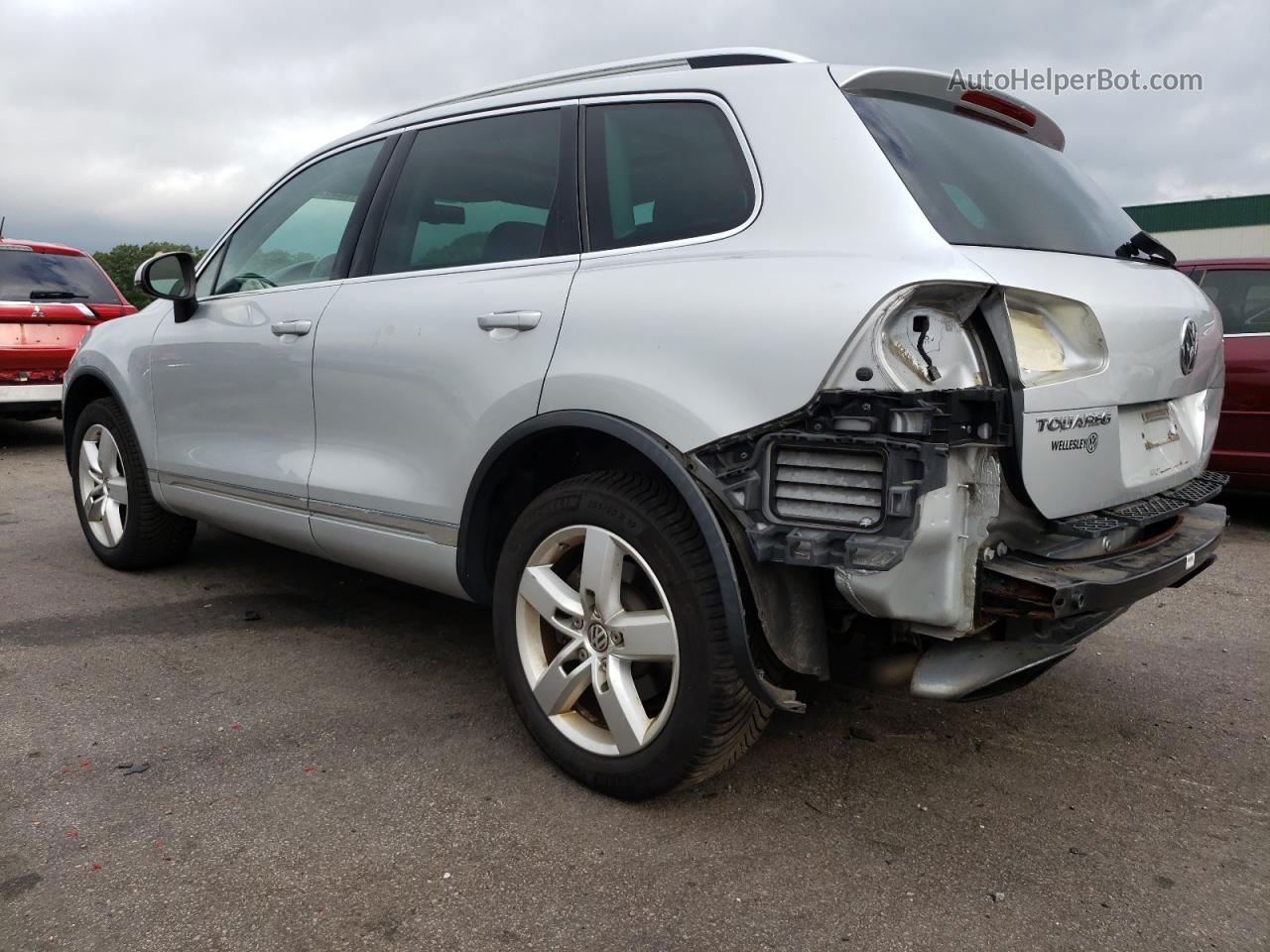 2013 Volkswagen Touareg V6 Серебряный vin: WVGEF9BP4DD002962