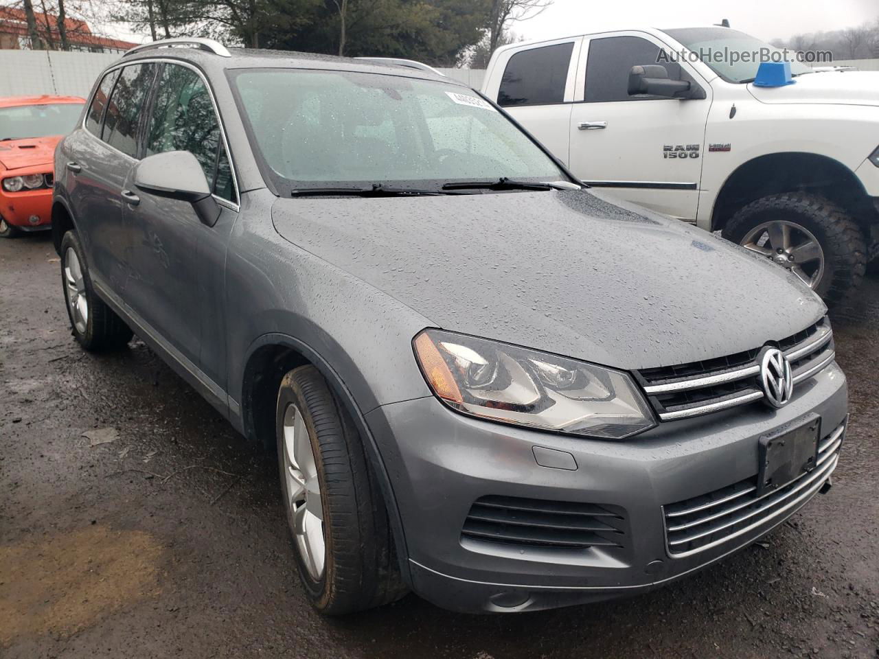 2014 Volkswagen Touareg V6 Gray vin: WVGEF9BP4ED000789