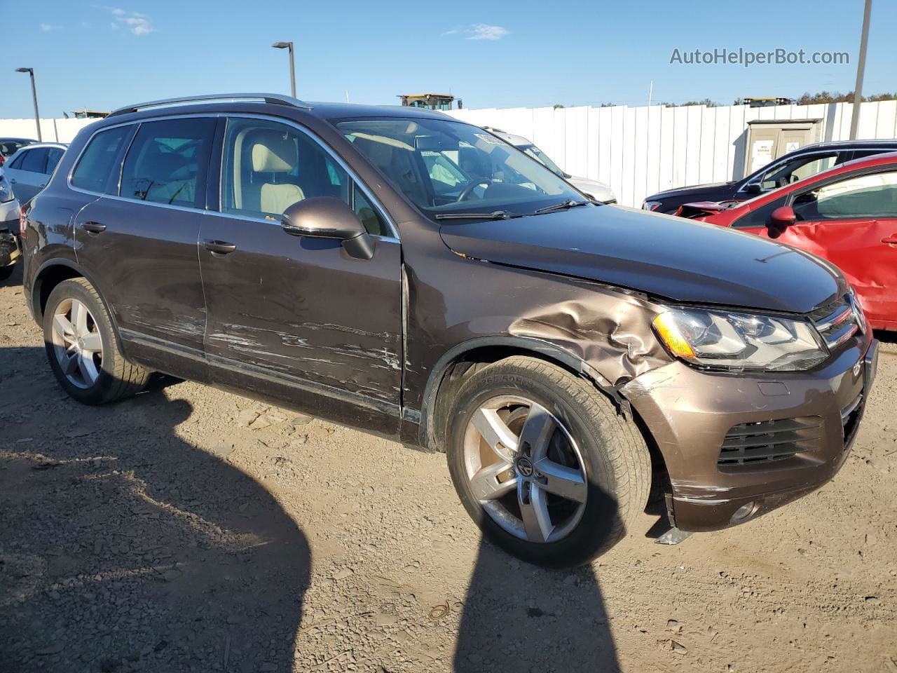 2014 Volkswagen Touareg V6 Brown vin: WVGEF9BP4ED012165