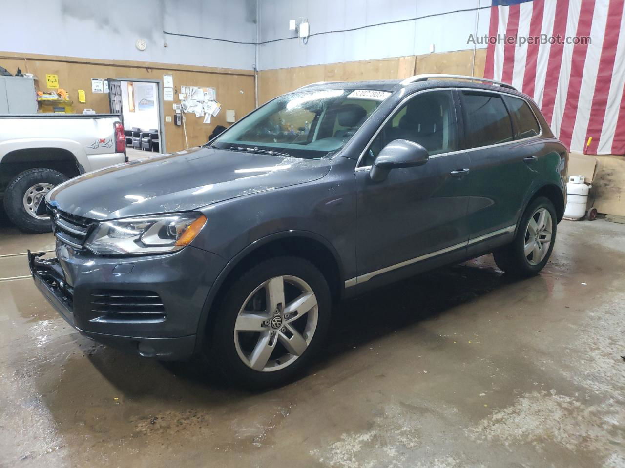 2014 Volkswagen Touareg V6 Gray vin: WVGEF9BP4ED012442