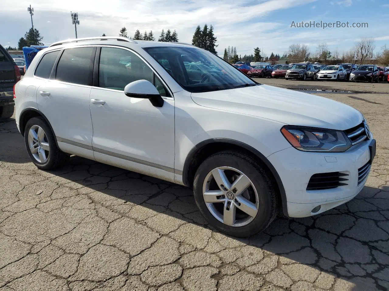 2014 Volkswagen Touareg V6 White vin: WVGEF9BP4ED012909