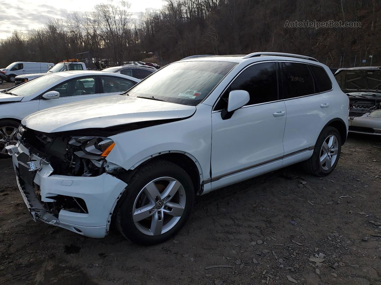 2013 Volkswagen Touareg V6 White vin: WVGEF9BP5DD001335