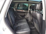 2013 Volkswagen Touareg V6 Белый vin: WVGEF9BP5DD001335