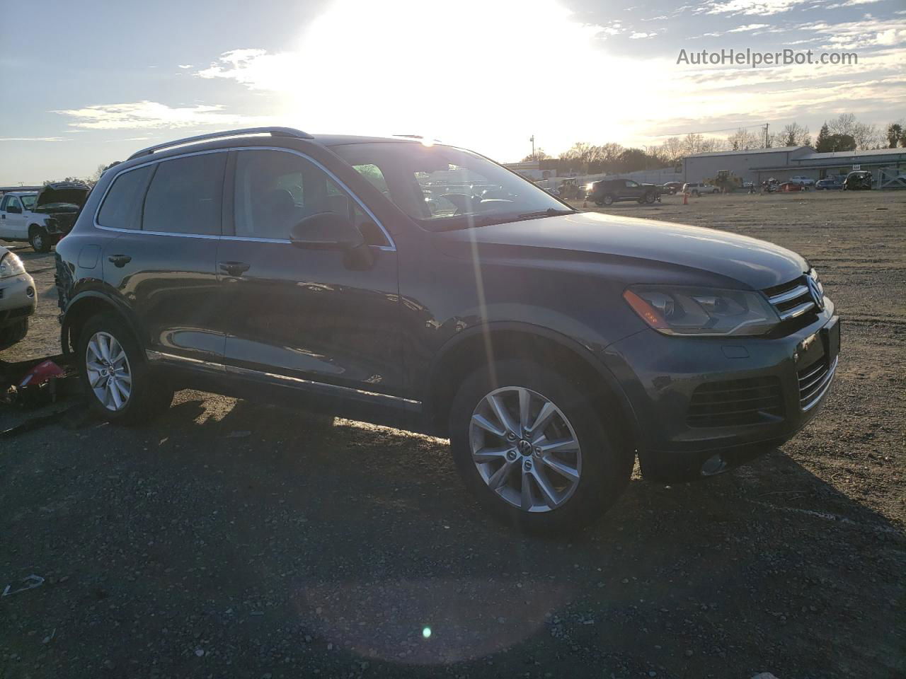 2013 Volkswagen Touareg V6 Gray vin: WVGEF9BP5DD008320