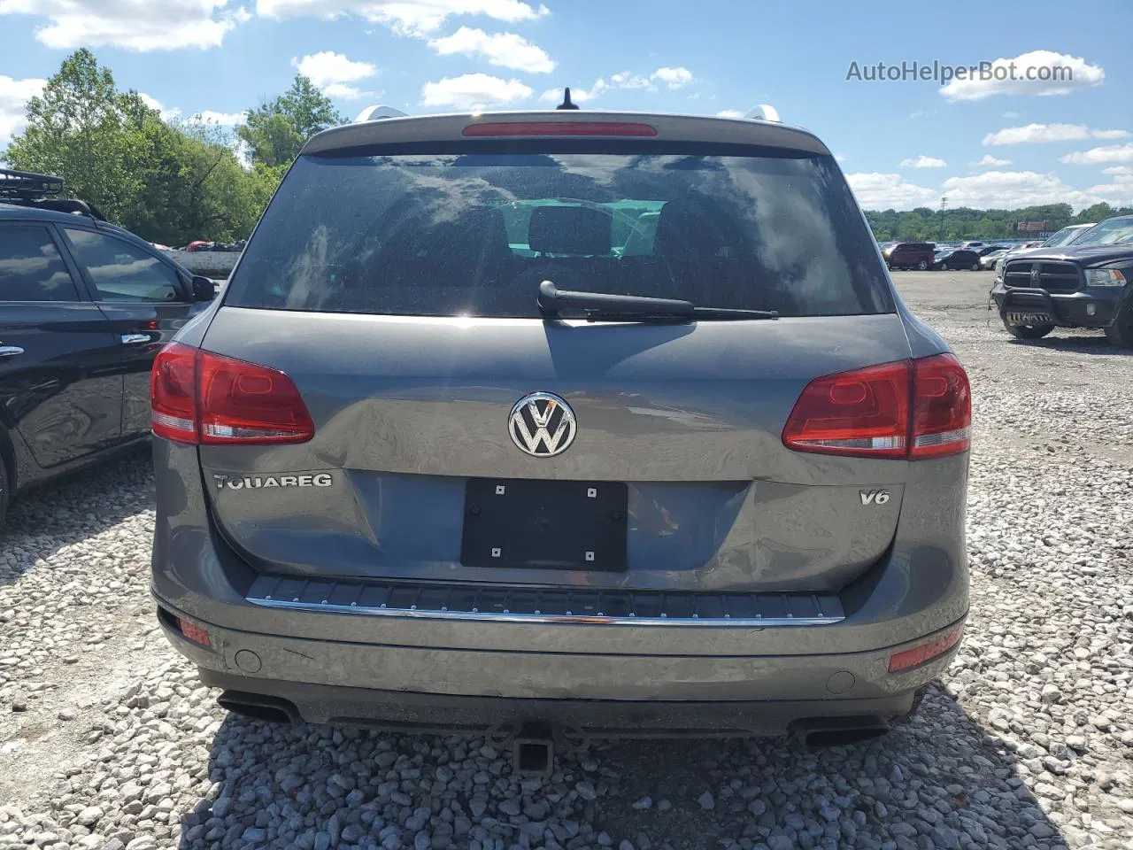 2014 Volkswagen Touareg V6 Gray vin: WVGEF9BP5ED007590