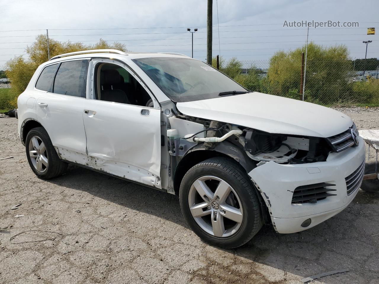 2014 Volkswagen Touareg V6 White vin: WVGEF9BP5ED014314