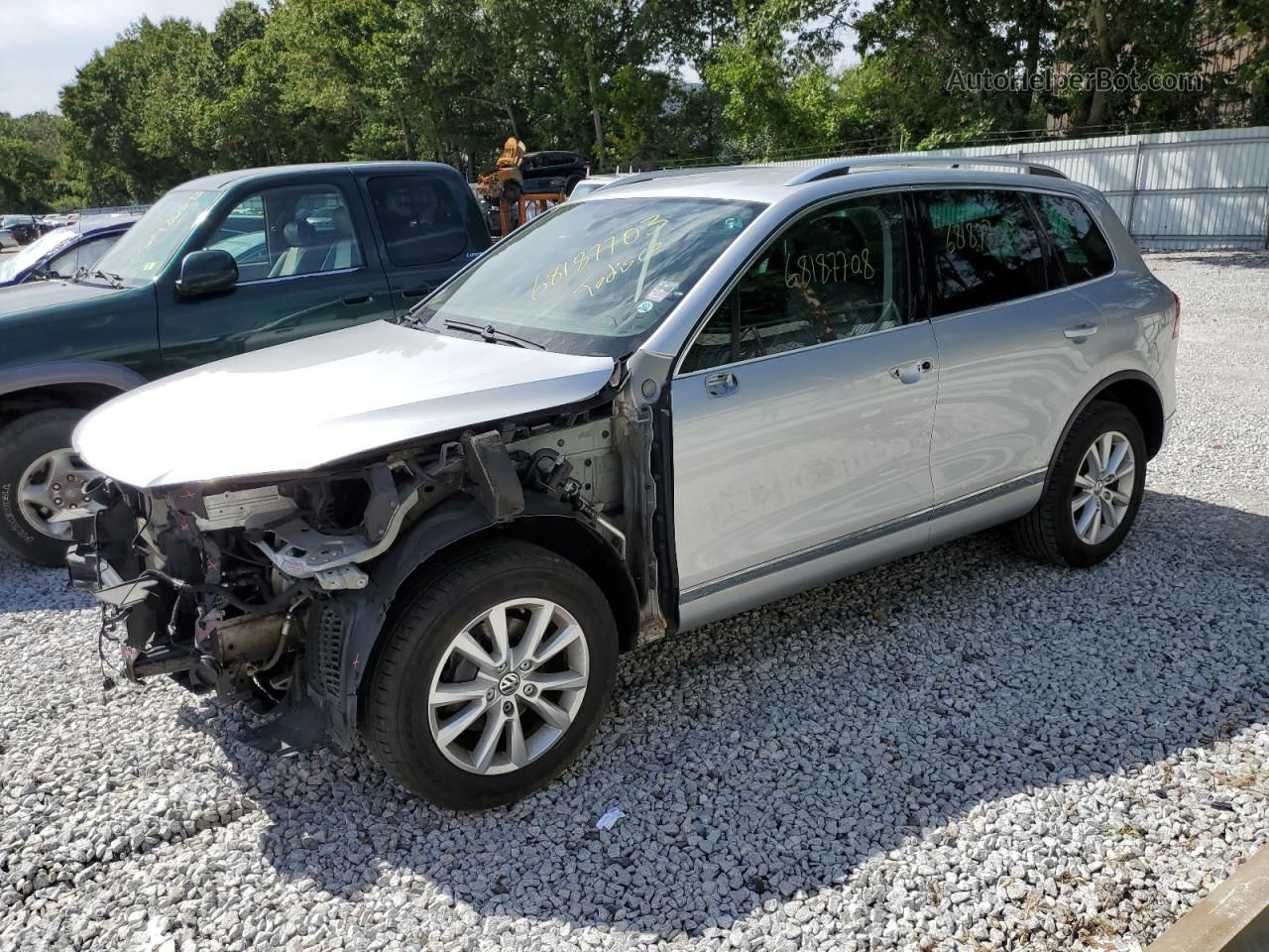 2013 Volkswagen Touareg V6 Silver vin: WVGEF9BP6DD004289