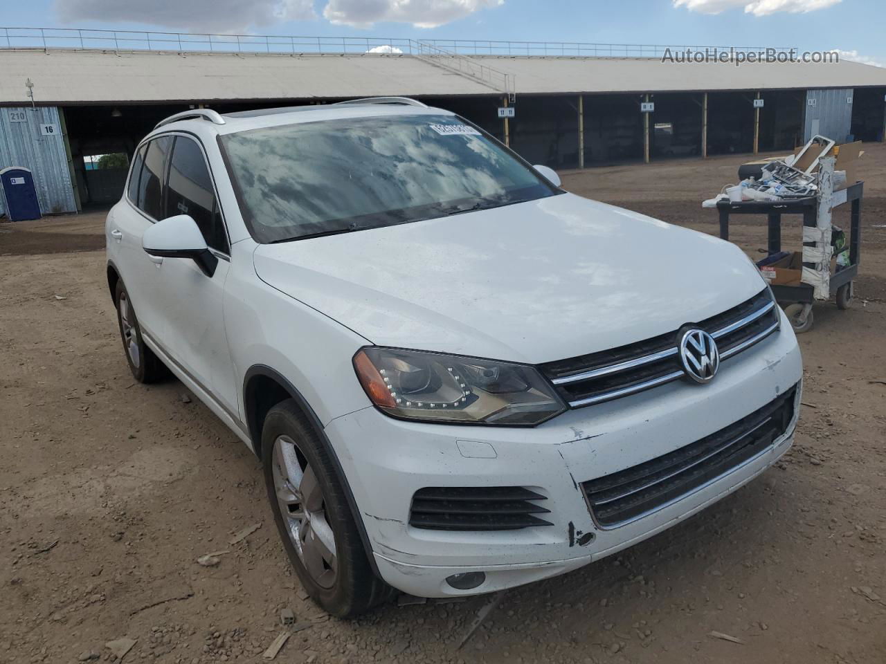 2013 Volkswagen Touareg V6 White vin: WVGEF9BP7DD007038