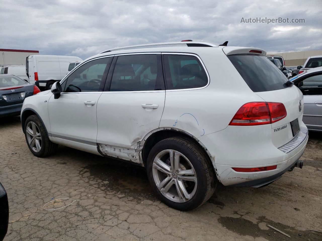 2014 Volkswagen Touareg V6 White vin: WVGEF9BP7ED003332