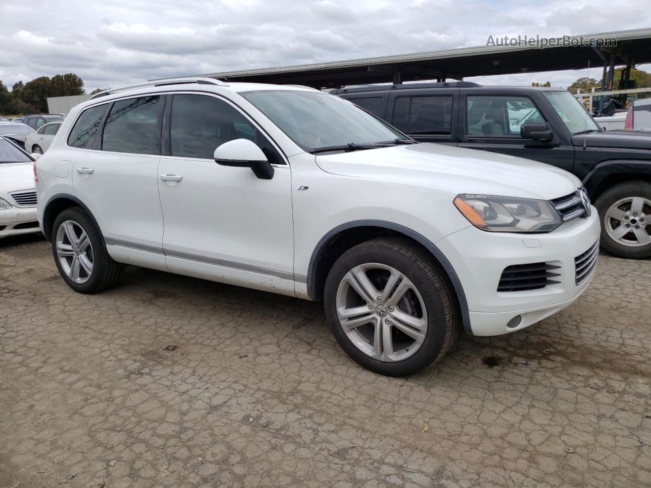 2014 Volkswagen Touareg V6 White vin: WVGEF9BP7ED003332