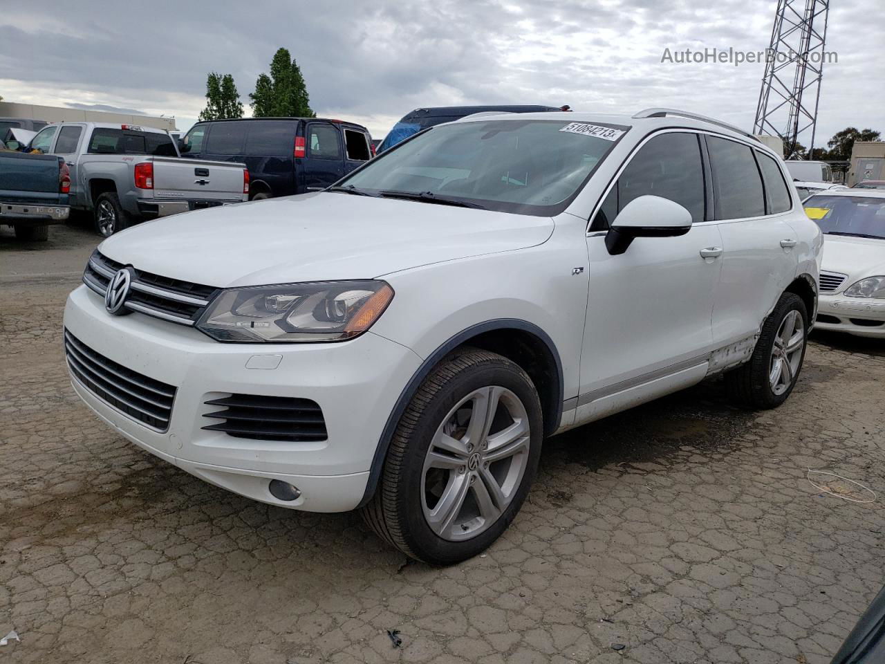 2014 Volkswagen Touareg V6 White vin: WVGEF9BP7ED003332