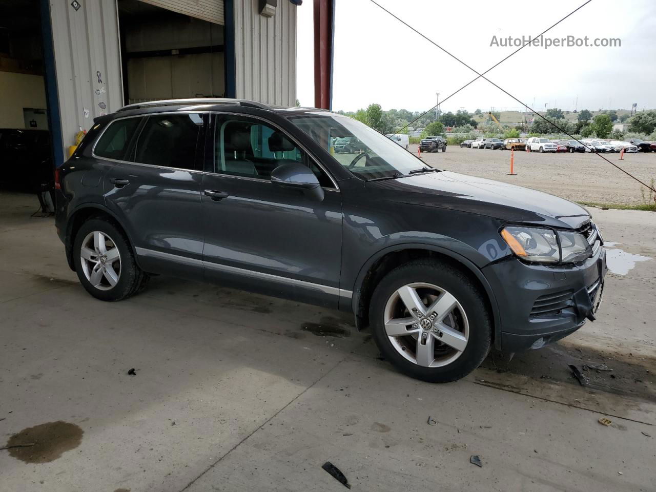 2014 Volkswagen Touareg V6 Gray vin: WVGEF9BP7ED005713