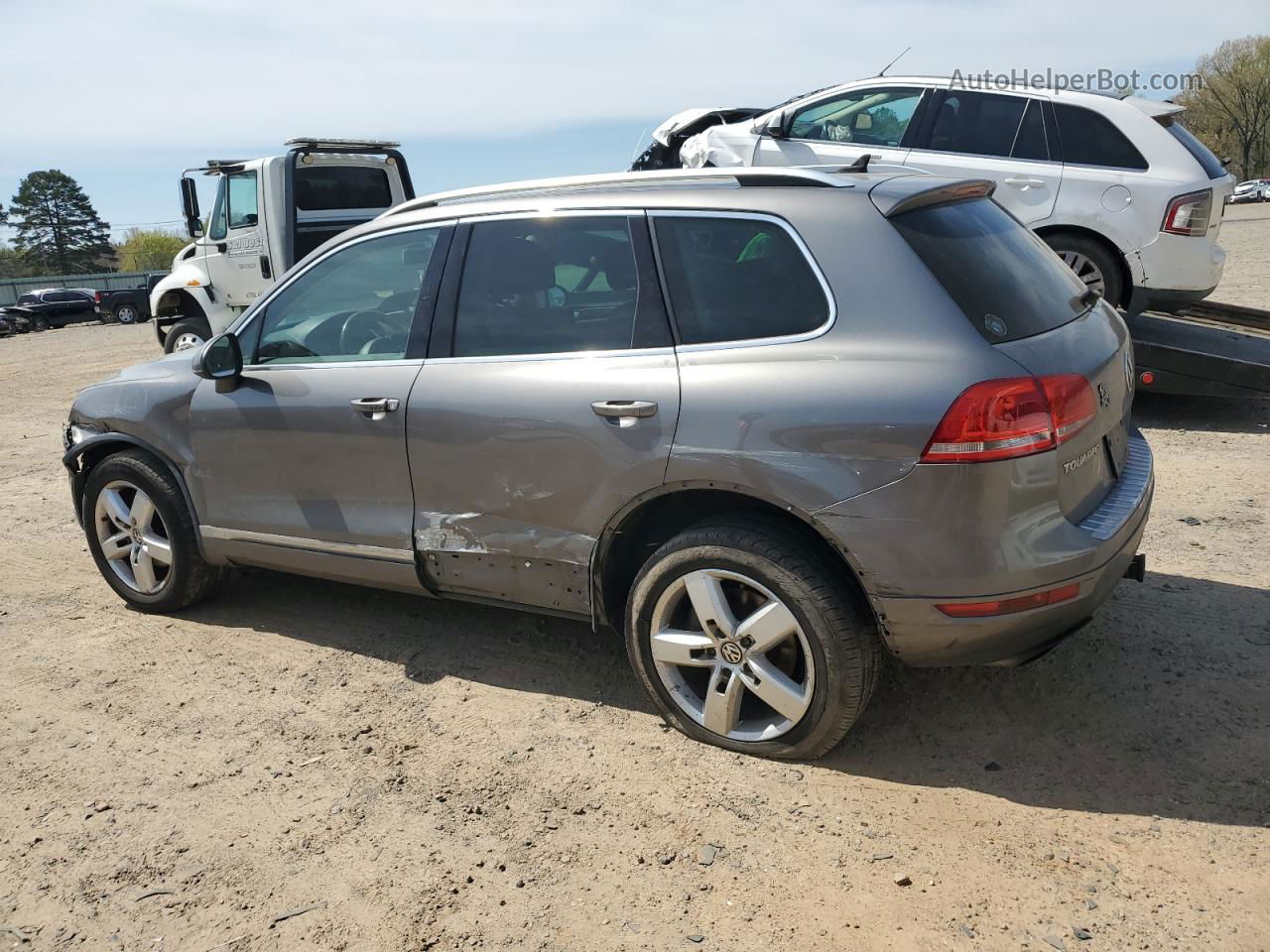 2013 Volkswagen Touareg V6 Gray vin: WVGEF9BP8DD003872