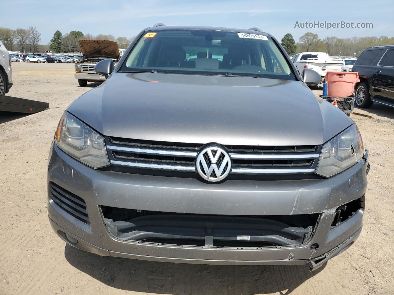 2013 Volkswagen Touareg V6 Серый vin: WVGEF9BP8DD003872