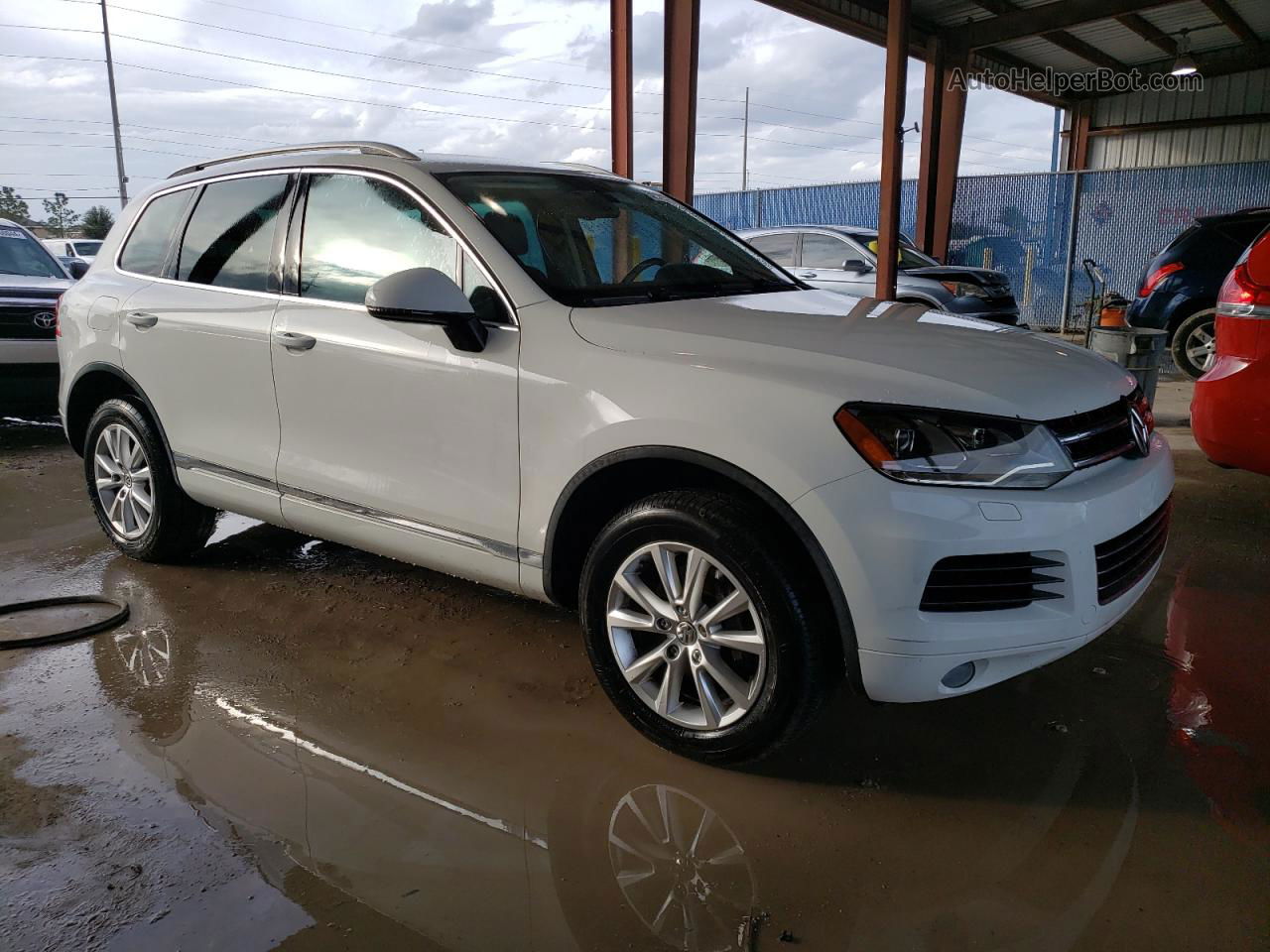 2013 Volkswagen Touareg V6 White vin: WVGEF9BP8DD004990