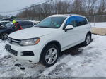 2014 Volkswagen Touareg 3.6l Lux White vin: WVGEF9BP8ED013173