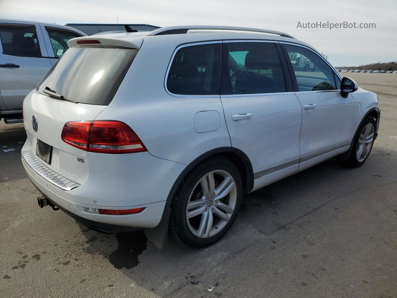 2012 Volkswagen Touareg V6 White vin: WVGEF9BP9CD007797