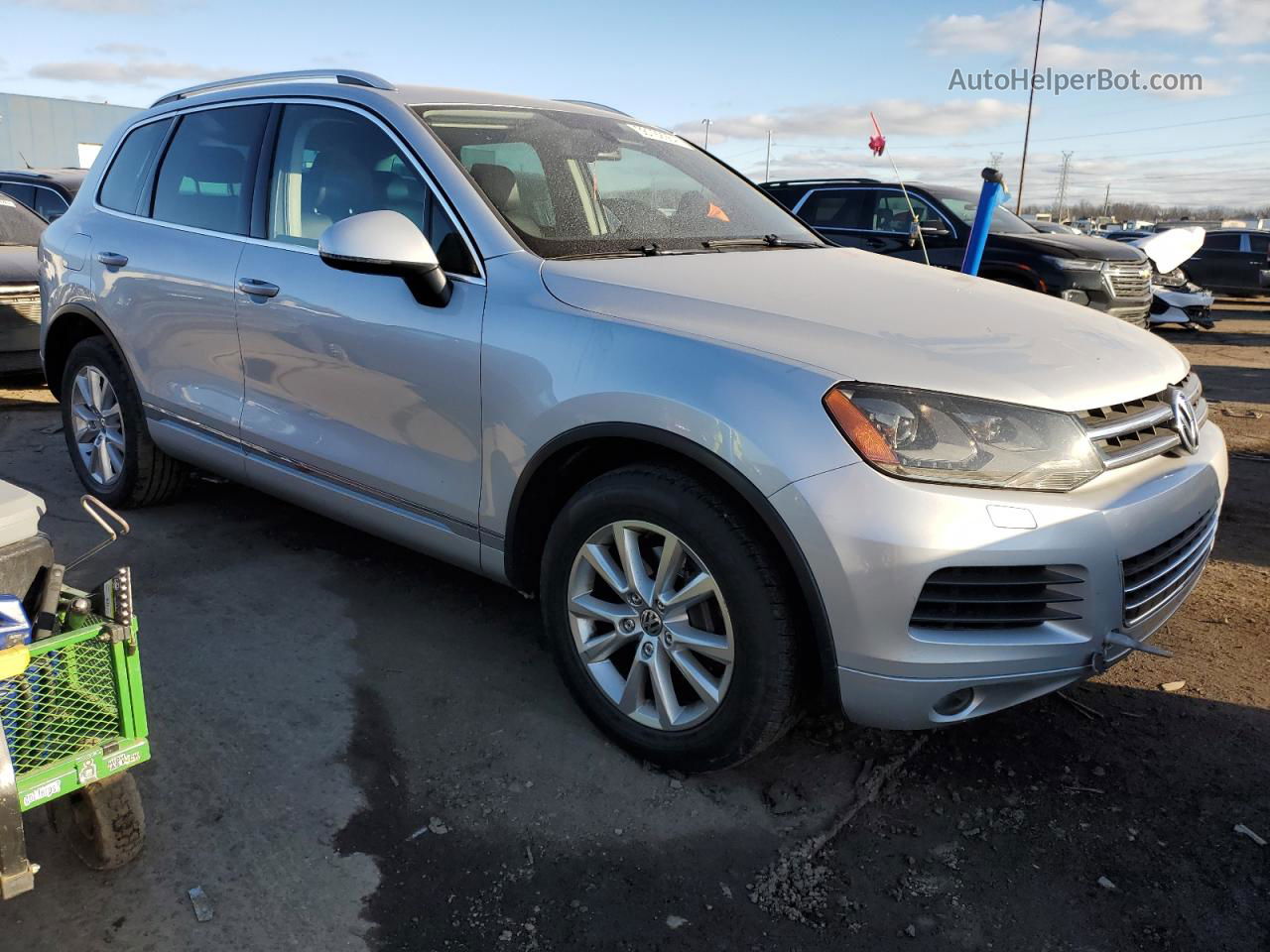 2013 Volkswagen Touareg V6 Silver vin: WVGEF9BP9DD007154