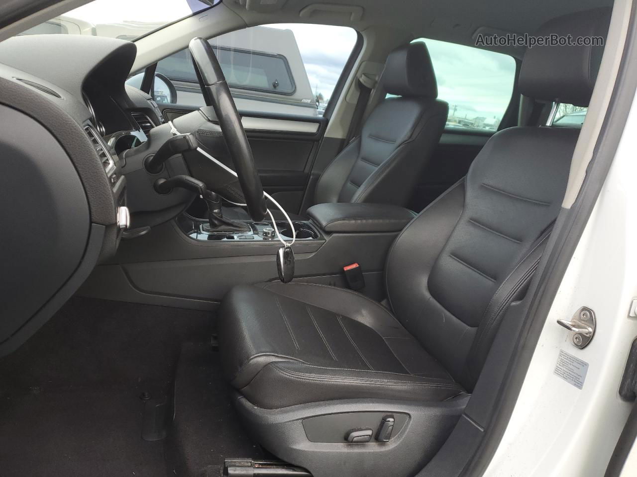 2013 Volkswagen Touareg V6 Белый vin: WVGEF9BP9DD009695