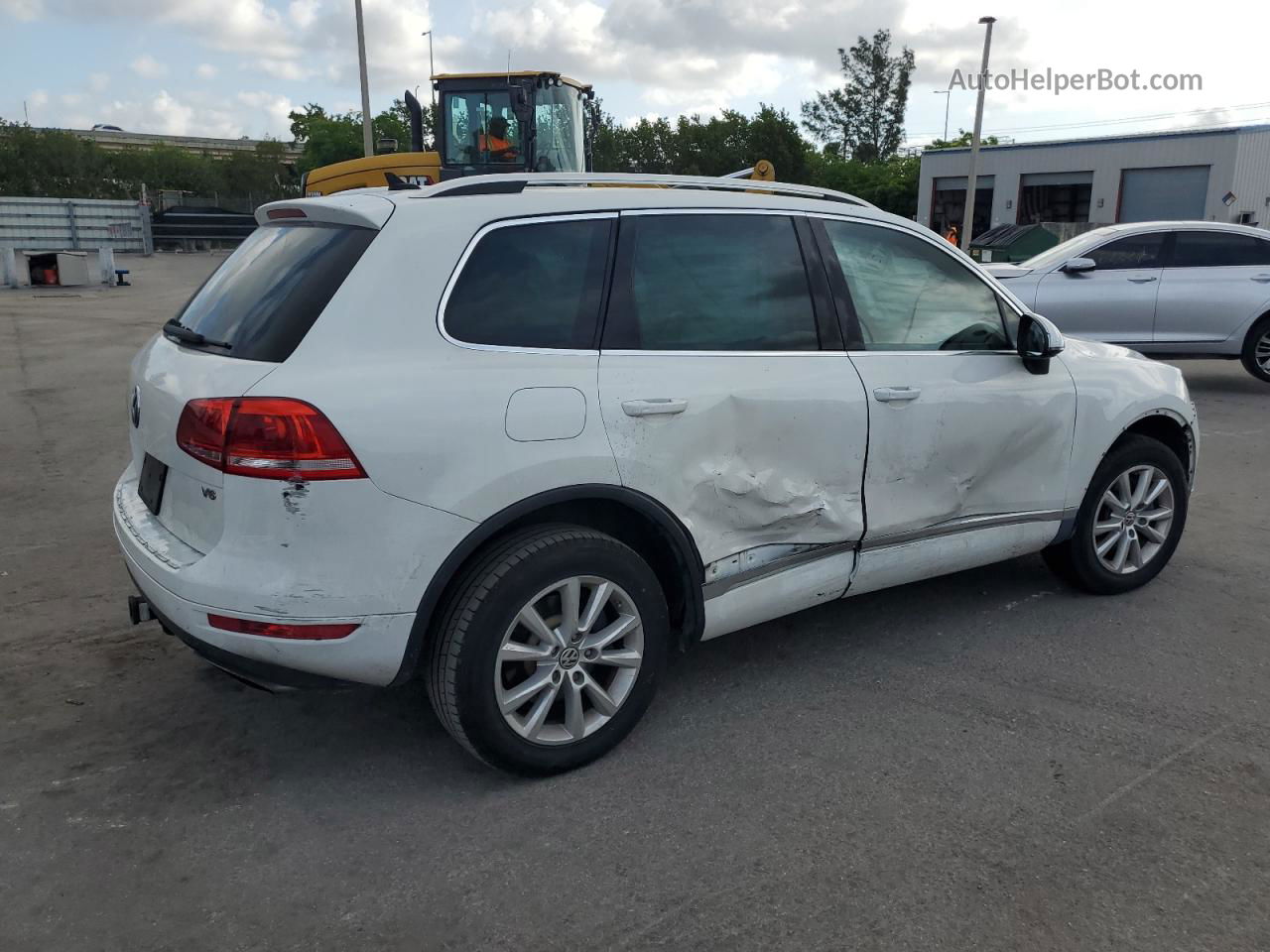 2014 Volkswagen Touareg V6 White vin: WVGEF9BP9ED001680