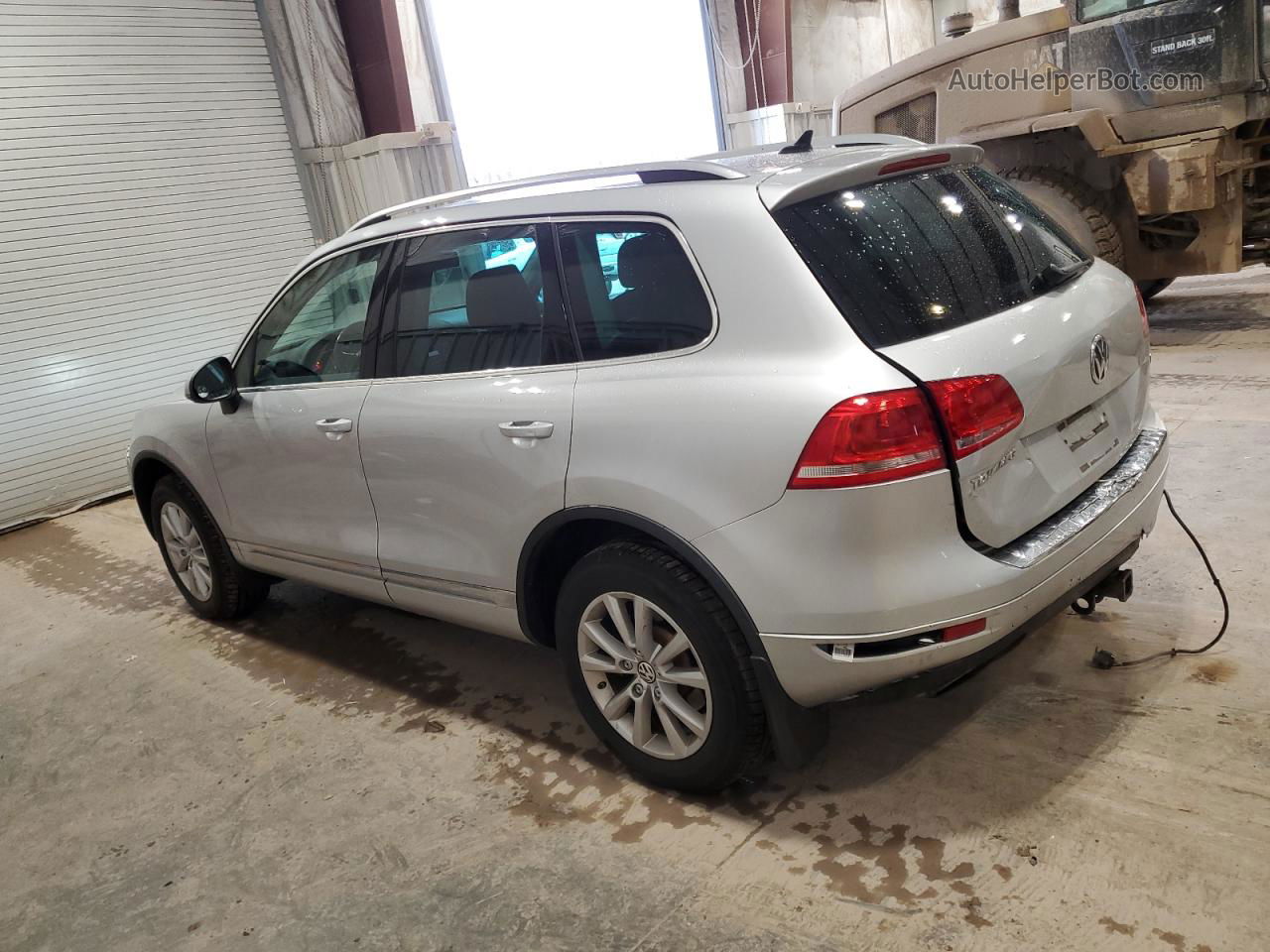 2014 Volkswagen Touareg V6 Silver vin: WVGEF9BPXED002059