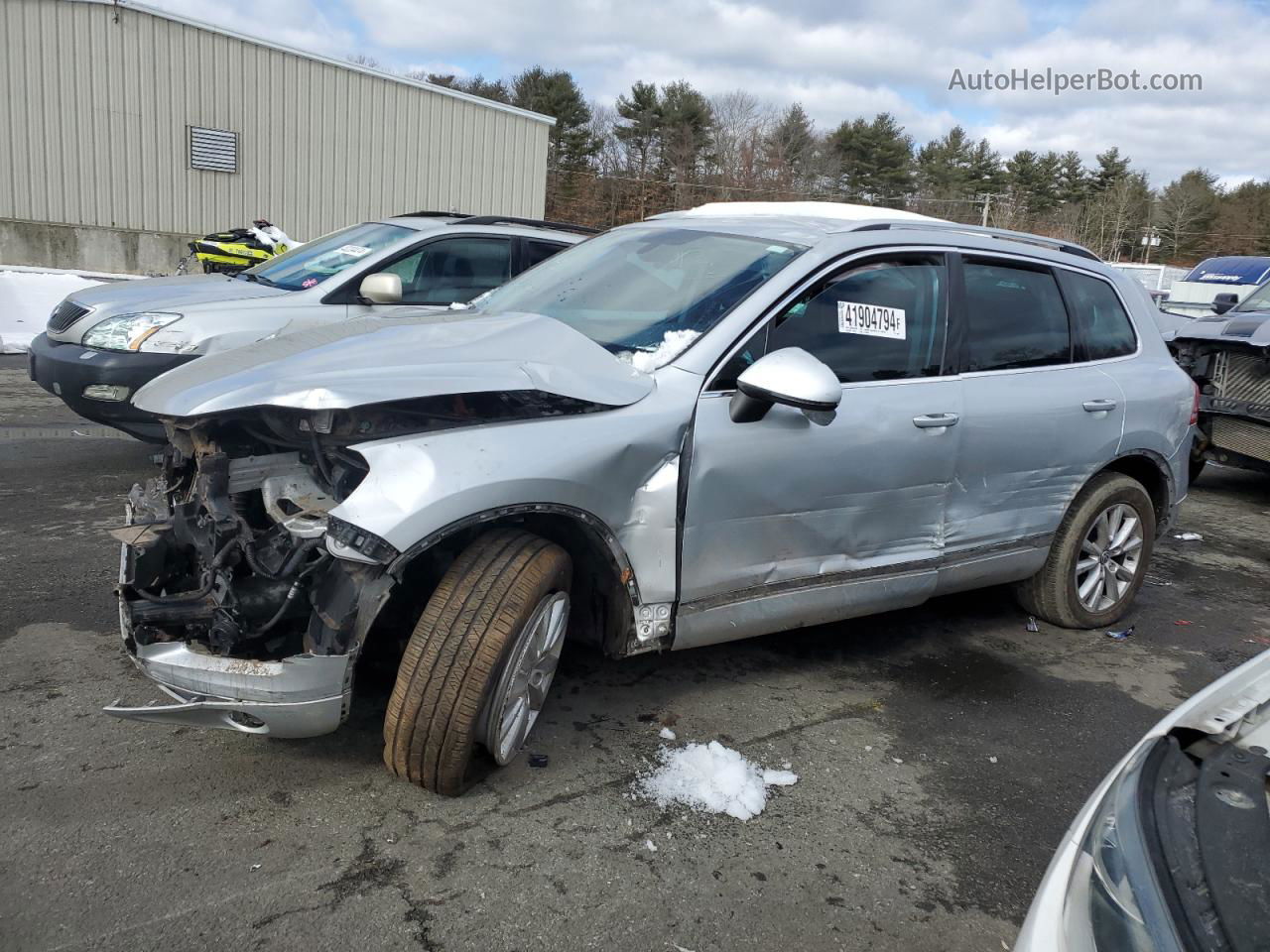 2014 Volkswagen Touareg V6 Silver vin: WVGEF9BPXED008122