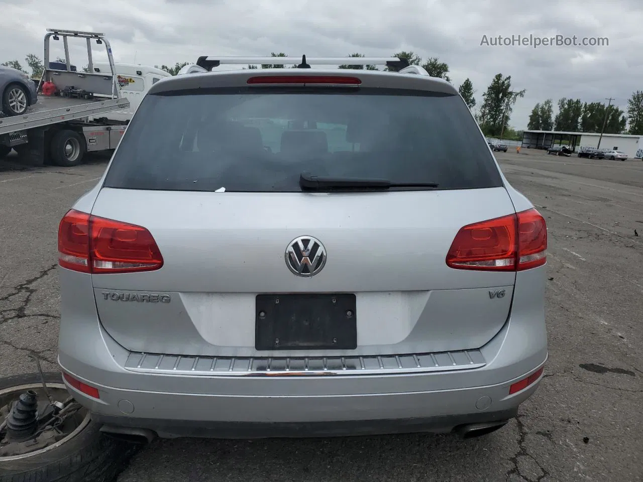 2014 Volkswagen Touareg V6 Silver vin: WVGEF9BPXED012249